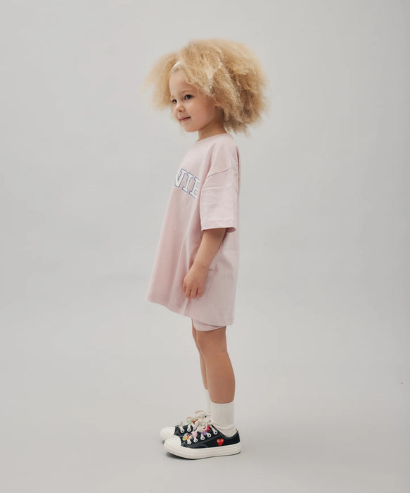 SONNIE - VARSITY TEE DUSTY PINK