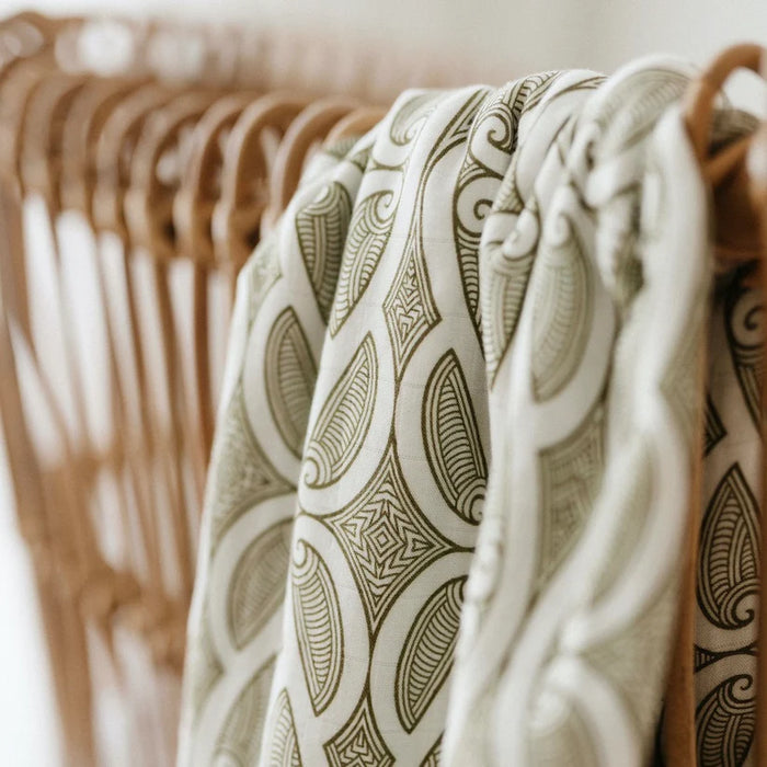 BO & KO - TE PĀTIKI WRAP GREEN