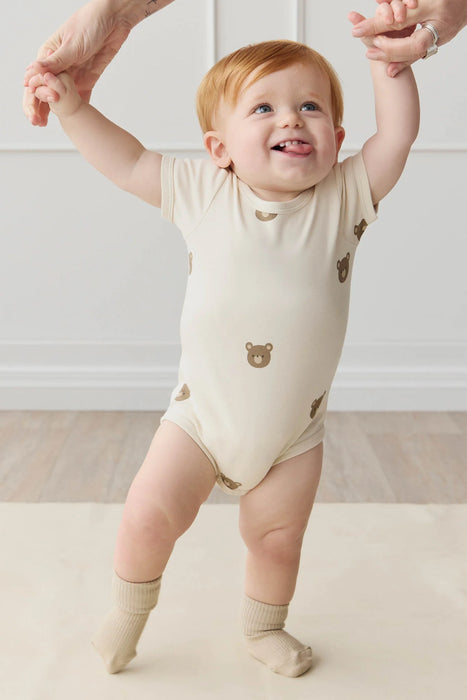 JAMIE KAY - ORGANIC COTTON HUDSON SHORT SLEEVE BODYSUIT BOBBIE BEAR TOFU