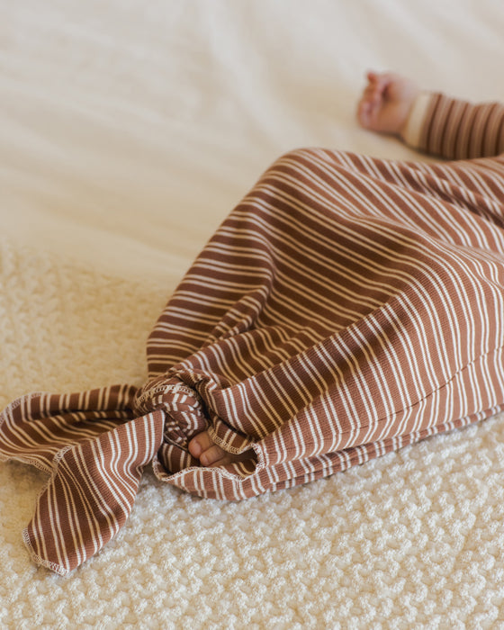 QUINCY MAE - KNOTTED BABY GOWN & HAT SET CEDAR STRIPE