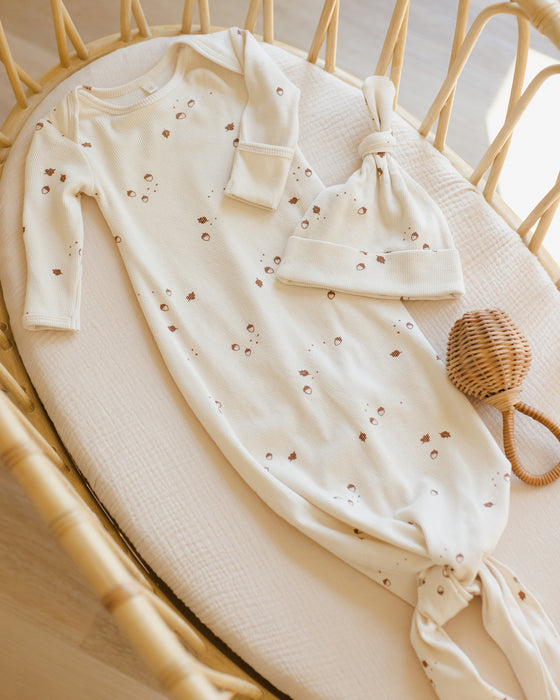 QUINCY MAE - KNOTTED BABY GOWN & HAT SET ACORNS