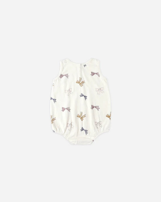 RYLEE + CRU - BUBBLE ONESIE BOWS NATURAL