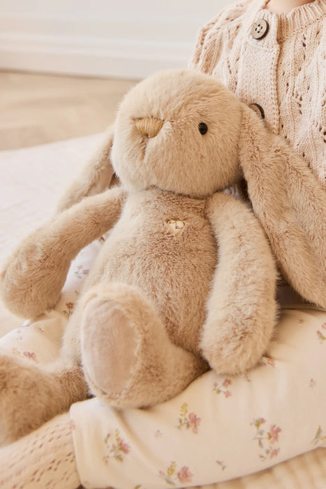 JAMIE KAY - SNUGGLE BUNNIES PENELOPE THE BUNNY CARAMEL