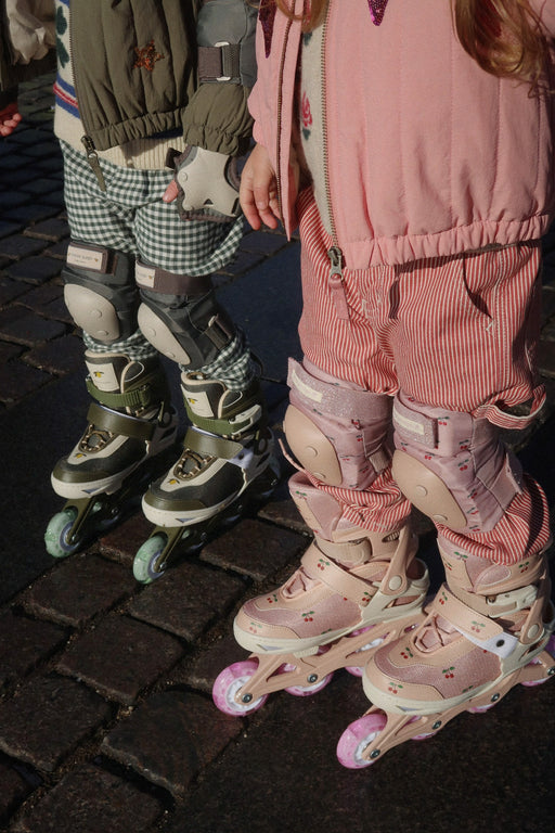 KONGES SLØJD - LIGHT UP ROLLER SKATES CHERRY BLUSH